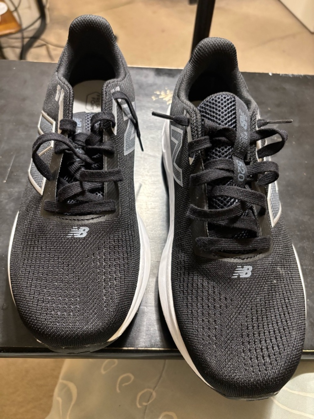 New Balance Men's Black & White Athletic Running Shoes